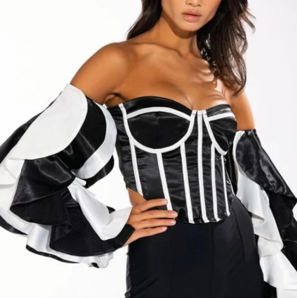 AKIRA Tops - NWT Akira Sexy , Black And White Silky , Classy Corset Style Top